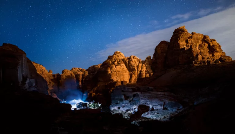 سكان كهوف البترا: عندما يهمّش المخططون حاجات الناس
