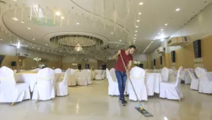 في ظل خطورة فتح صالات الأفراح، ماذا حل بالعاملين في القطاع؟