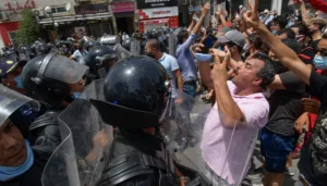 تونس منذ 25 تموز: تصحيح للمسار أم انقلاب عليه؟