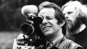 السينما المنحازة: خمسة أفلام لكين لوتش عن العمل والعمال
