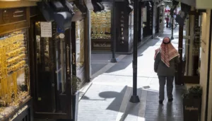 «مش ملحقين ليرات»: ما الذي يحصل في سوق الذهب المحلي؟