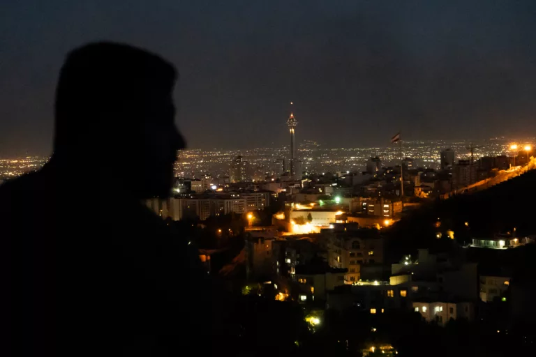قصة مصورة: رسائل من طهران